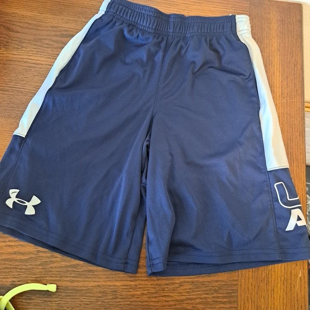 Under Armour Boys HeatGear Athletic Shorts Lot of 3 Navy Red Blue Size YSM Small